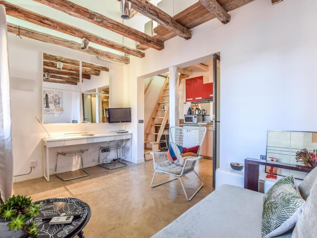 Apartamento En La Plaza De Lavapies Para 4 Personas Madrid Exteriör bild