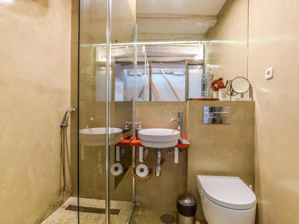 Apartamento En La Plaza De Lavapies Para 4 Personas Madrid Exteriör bild