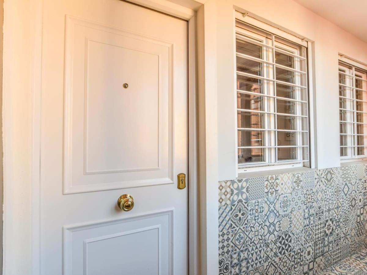 Apartamento En La Plaza De Lavapies Para 4 Personas Madrid Exteriör bild