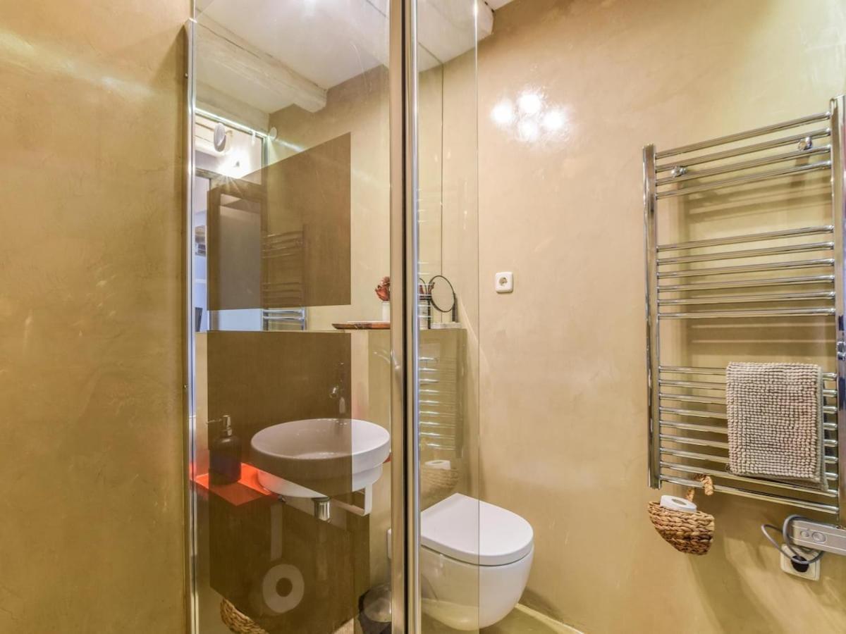 Apartamento En La Plaza De Lavapies Para 4 Personas Madrid Exteriör bild